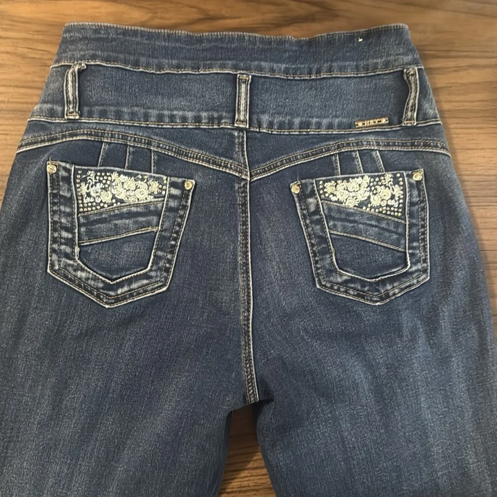 H&Y Women’s High-Waisted Blue Denim Jeans - Picture 6 of 7